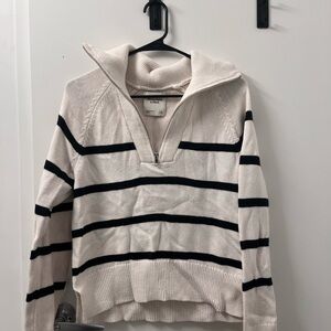 Abercrombie & Fitch Cream Knit Sweater